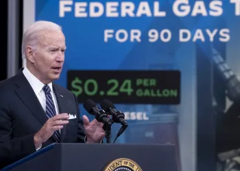 Biden’dan benzine vergi muafiyeti çağrısı