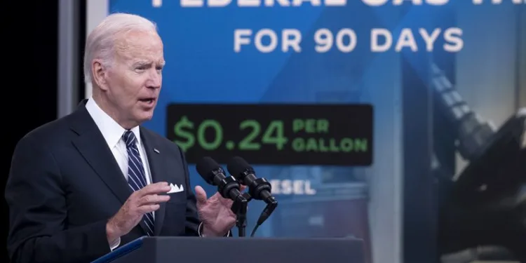 Biden’dan benzine vergi muafiyeti çağrısı