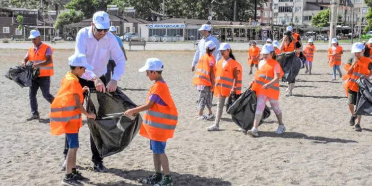 Bursa’da minik öğrencilerden örnek davranış