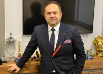 BUYSAD başkanı Dönmez güven tazeledi