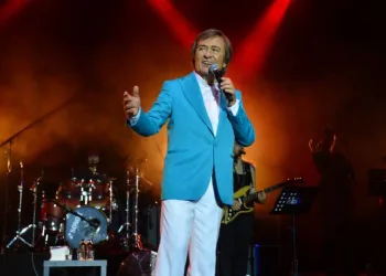 Erol Evgin yaz turnesine Bursa’da başladı