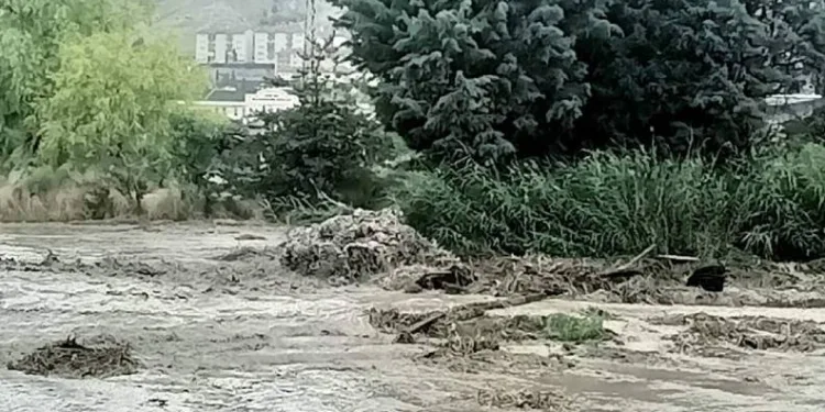 Ankara’da sağanak köylere ulaşımı engelledi