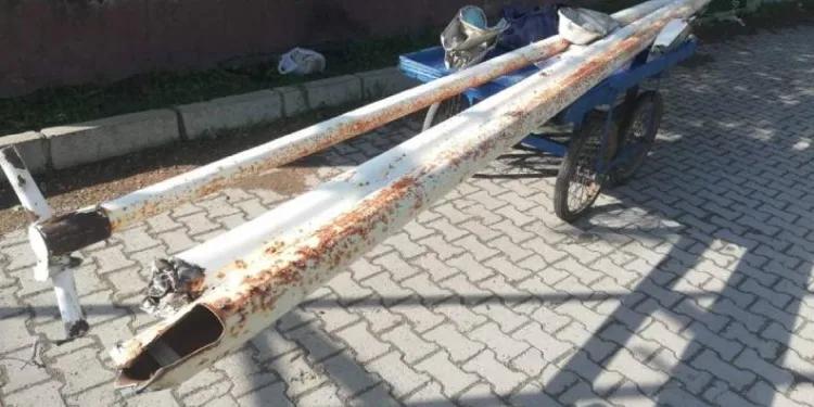 Elektrik direği hırsızlarına suçüstü