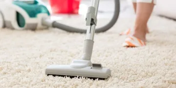 Elektrik süpürgesi kablosuyla 40 yıllık eşini boğdu