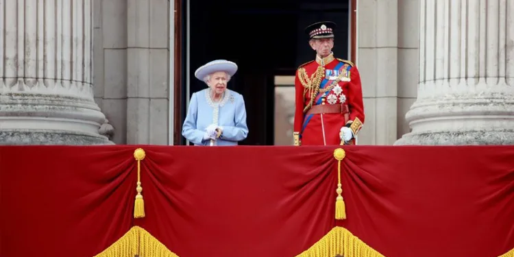 Kraliçe Elizabeth Şükran Günü ayinine katılmayacak