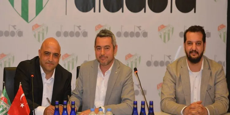 Bursaspor’un forma tedarik sponsoru ‘Diadora’ oldu