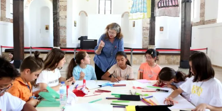 Nilüfer’de çocuklar hayallerini çizdi