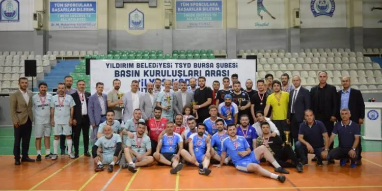 İlyas Kader Futsal Turnuvası’nda kazanan dostluk oldu.