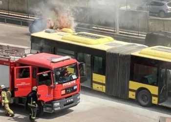 Bursa’da halk otobüsü alev aldı!
