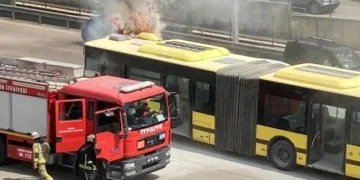 Bursa’da halk otobüsü alev aldı!