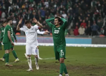 Bursaspor’u parası başarısızlığa sürükledi