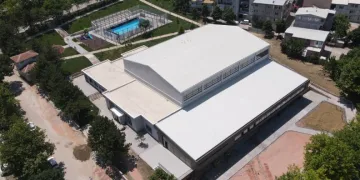 Bursa’da Mimar Sinan Spor Kompleksi gün sayıyor