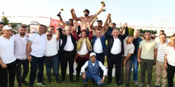 Yalıntaş güreşlerinde altın kemer İsmail Koç’un