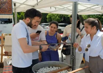 Bursa GastroFest’te ipek ve çini tanıtıldı