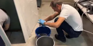 Almanya Büyükelçiliğini su bastı