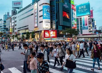 Japonya sınırlarını turistlere yeniden açtı