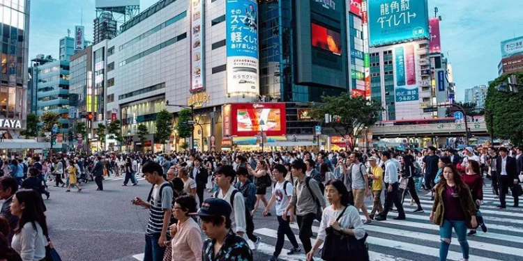 Japonya sınırlarını turistlere yeniden açtı