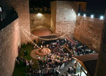 Bursa’da 2300 yıllık zindanda masal keyfi