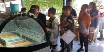 Bursa’da karnesini getirene dondurma