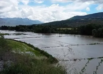 Hanönü’de ekili alanlar sular altında kaldı