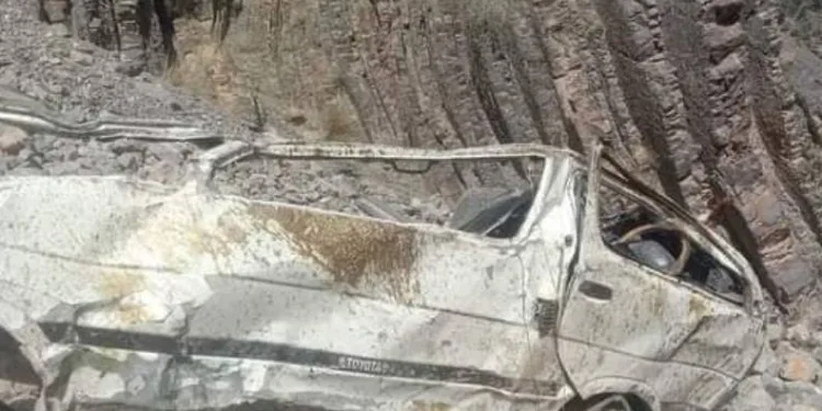 Pakistan’da minibüs vadiye düştü: 18 ölü, 4 yaralı