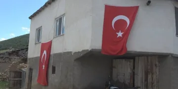 Şehit annesinin köyüne baz istasyonu kuruldu