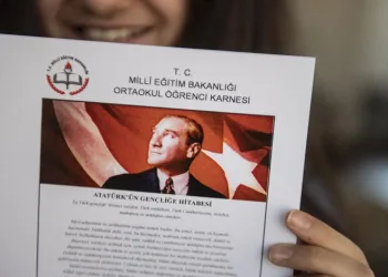 Okullarda karne heyecanı