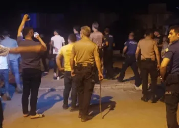 Yan bakma kavgasında 2 kişi yaralandı