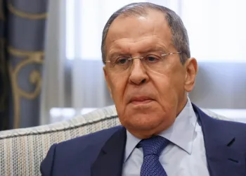 3 ülke Lavrov’a hava sahasını kapattı