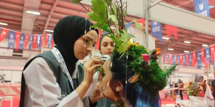 Bursa’da öğrenciler makyaj yeteneklerini konuşturdu