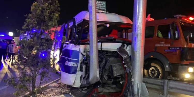 Bursa’da minibüs kazası: 1’i ağır 12 yaralı