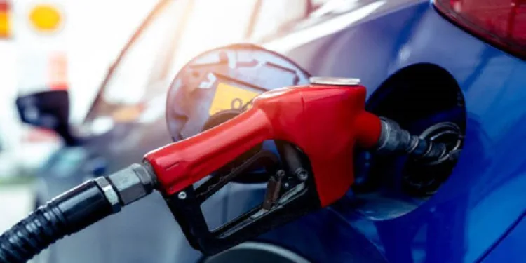 Benzine yapılan indirimden sonra motorine zam geliyor