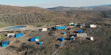 Çadırlarda geçen yaşam! Köy kadar nüfusu var
