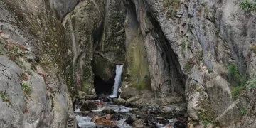 Bursa’da turistlerin gözdesi Saitabat Şelalesi