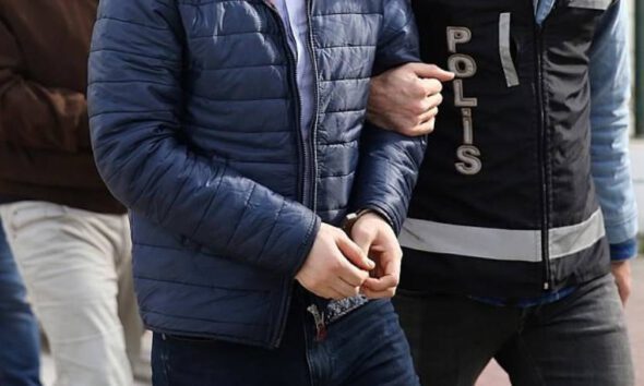 Bursa'da FETÖ operasyonu: 2 kişi tutuklandı