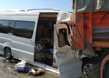Bursa yolunda feci kaza: 13 yaralı