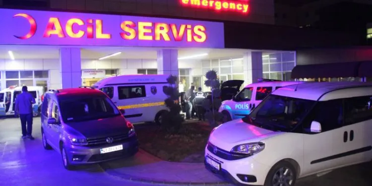 Otomobilinin içinde vuruldu, kendi imkanlarıyla hastaneye gitti