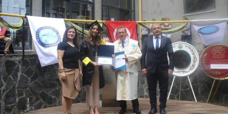 Mimarlar Odası meslektaşlarının mezuniyet töreninde