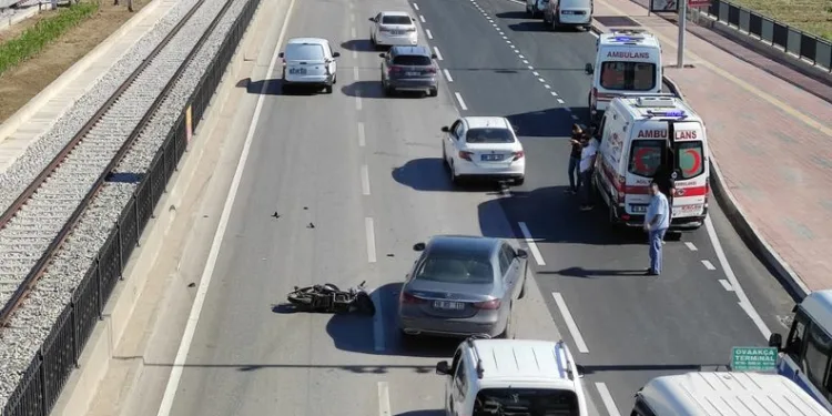 Bursa’da motosiklet dolmuş minibüse çarptı