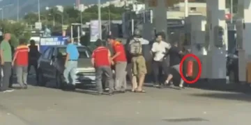 Yol verme kavgasında yangın tüpüyle saldırdı