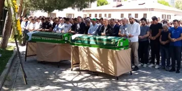 Feci kazada ölen karı koca Bursa’da toprağa verildi