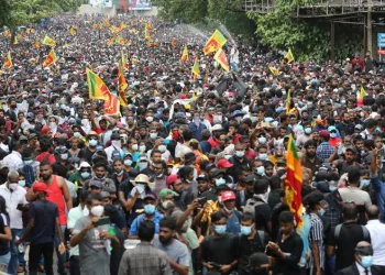 Sri Lanka’da göstericiler hükümet binasını bastı!