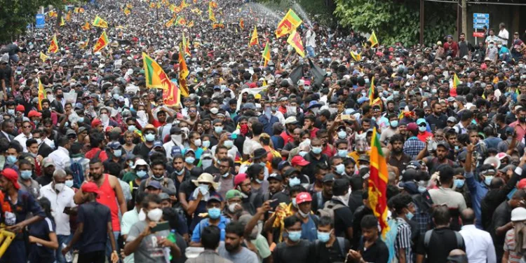 Sri Lanka’da göstericiler hükümet binasını bastı!