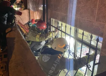 İstanbul Esenyurt’ta sel! Bodrum katlar suya gömüldü