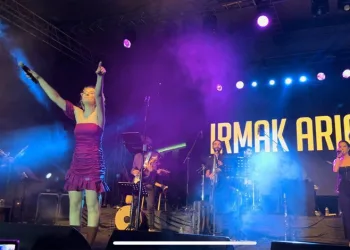Bursa’da 9 bin nüfuslu ilçede 10 bin kişilik konser