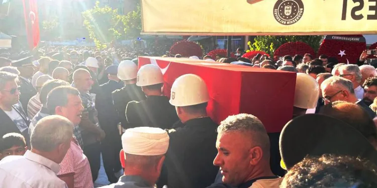 Bursalı şehit son yolculuğuna dualarla uğurlandı