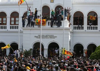 Sri Lanka’da eylemciler başbakanlık ofisini bastı