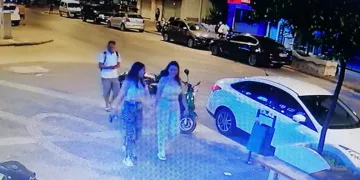 Kızların videosunu çeken tacizciye meydan dayağı