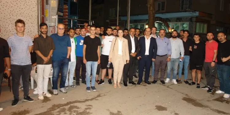 Zafer Partisi Bursa’da gençlerin sorularını cevapladı