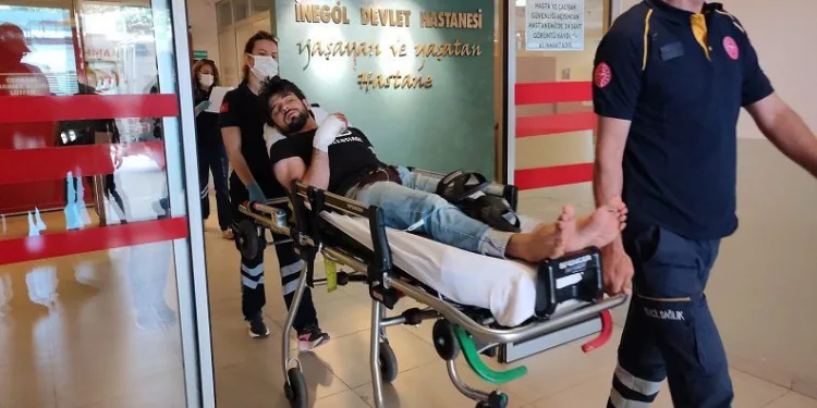 Bursa’da elini makineye kaptıran işçi yaralandı
